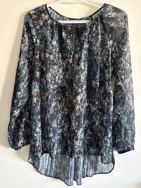 EUC RW&CO Women’s Long-Sleeved Pleated Semi-Sheer Asymmetrical Popover Blouse SM